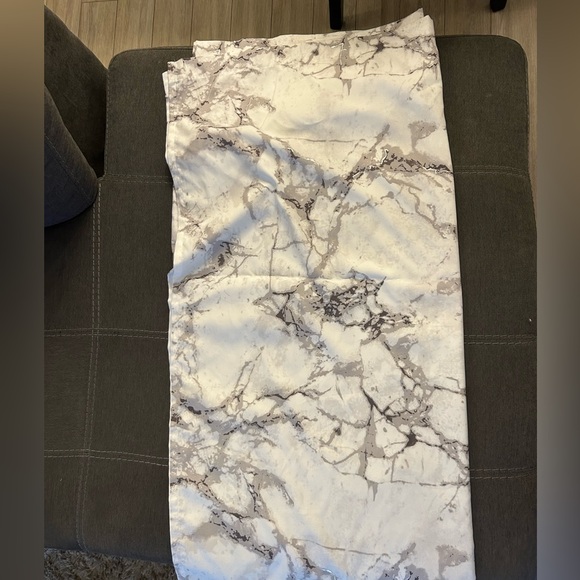 Marble white and grey shower curtain - Picture 1 of 2